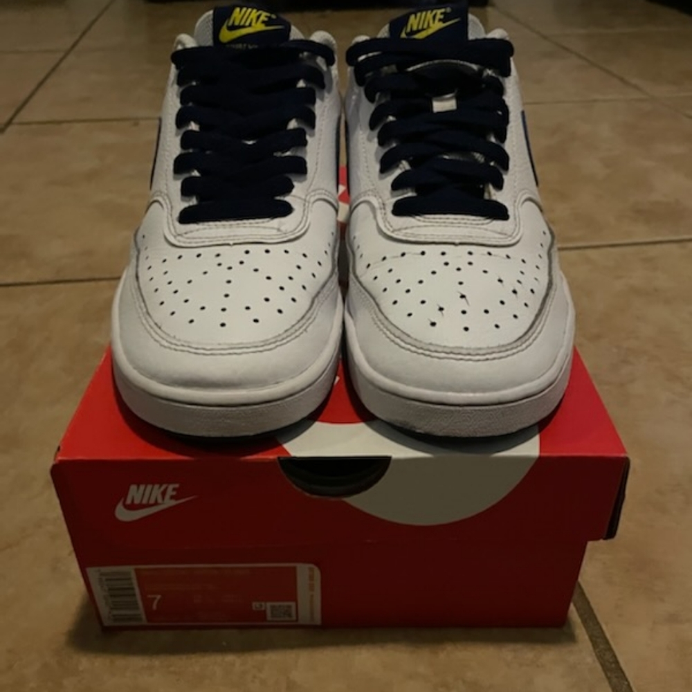 NIKE Court Vision